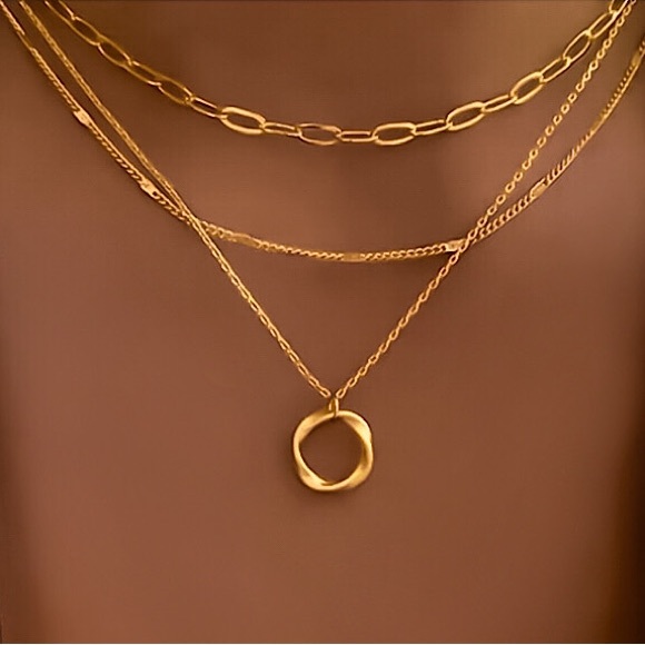 🔵𝟲𝟱%𝗢𝗙𝗙 𝗯𝘂𝗻𝗱𝗹𝗲𝘀 𝟯+🔵 NEW 3 Layered Gold Geometric Necklace - Picture 1 of 8